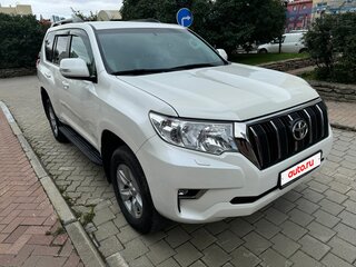 2022 Toyota Land Cruiser Prado 150 Series Рестайлинг 3, белый, 4900000 рублей, вид 3