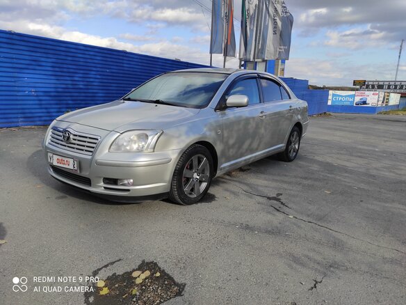 2005 Toyota Avensis II, серебристый - вид 2