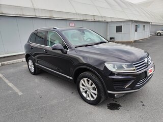 2015 Volkswagen Touareg II Рестайлинг, чёрный, 2599000 рублей, вид 4