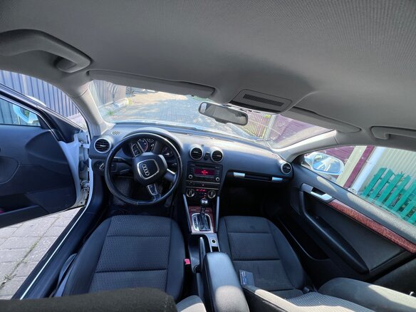 2011 Audi A3 II (8P) Рестайлинг 2, белый, 750000 рублей - вид 11