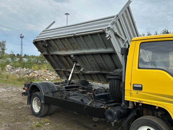 2011 BAW Fenix 1065, жёлтый, 990000 рублей - вид 5