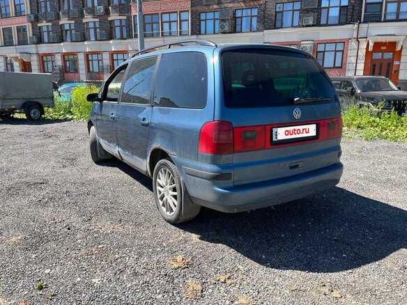 2002 Volkswagen Sharan I Рестайлинг, синий, 430000 рублей - вид 3