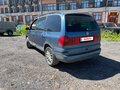 2002 Volkswagen Sharan I Рестайлинг, синий, 430000 рублей - вид 3