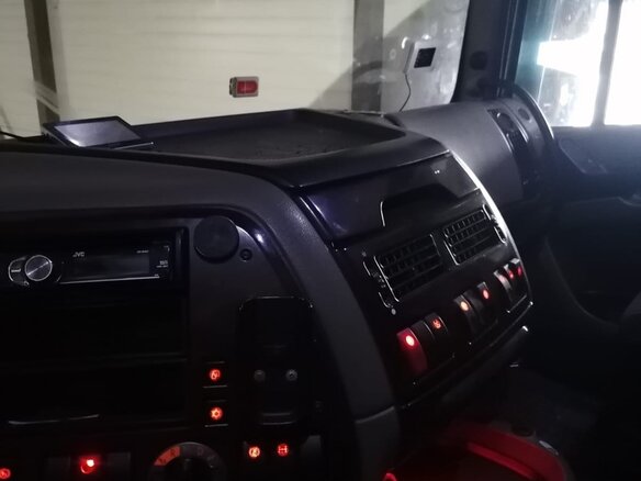 2009 DAF XF 105, синий, 2300000 рублей - вид 4