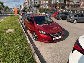 2018 Nissan Leaf II (ZE1), красный, 2100000 рублей, вид 1