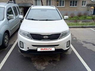 2013 Kia Sorento II Рестайлинг, белый, 1810000 рублей, вид 1