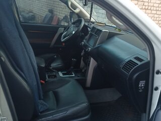 2010 Toyota Land Cruiser Prado 150 Series, белый, 2199999 рублей, вид 3