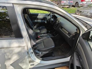 2013 Mitsubishi Outlander III, белый, 2000000 рублей, вид 5