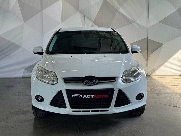 2012 Ford Focus III, белый - вид 1