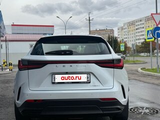 2021 Lexus NX 250 II, белый, 5300000 рублей, вид 3