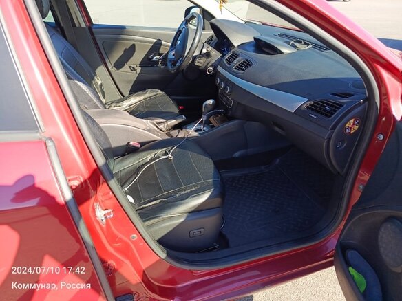 2012 Renault Megane III, пурпурный, 650000 рублей - вид 10
