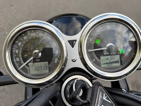 2020 Triumph Bonneville T120, чёрный, 1150000 рублей, вид 4
