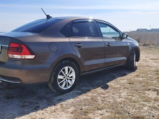 2018 Volkswagen Polo V Рестайлинг, коричневый, 1180000 рублей, вид 3