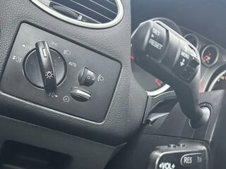 2010 Ford Focus II Рестайлинг, чёрный, 650000 рублей, вид 4