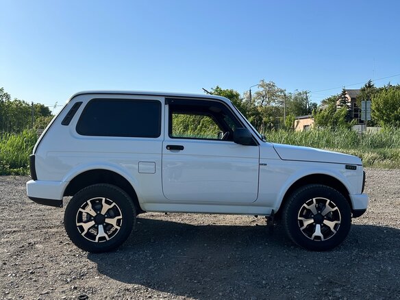2023 Lada (ВАЗ) Niva Legend I, белый, 940000 рублей - вид 9