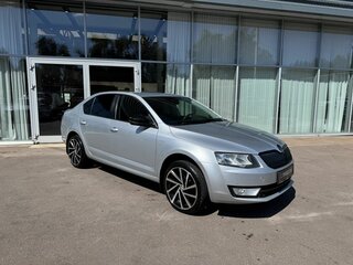 2017 Skoda Octavia III (A7), серебристый, 1143000 рублей, вид 3