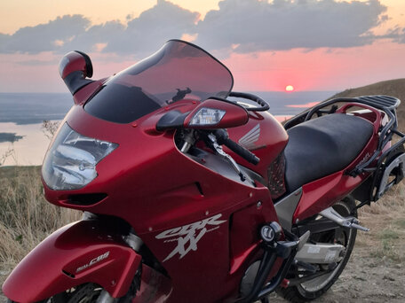 2000 Honda CBR 1100 XX, красный, 474000 рублей, вид 1