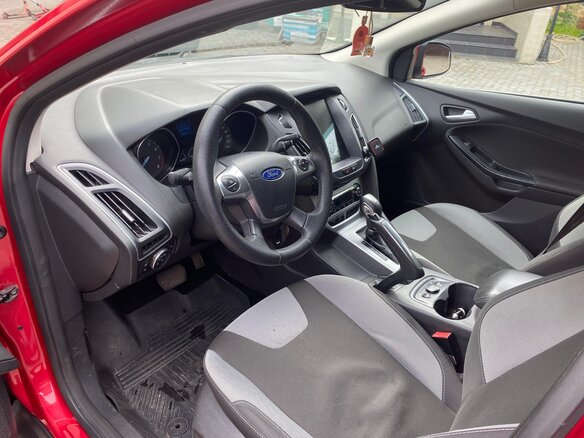 2012 Ford Focus III, красный, 700000 рублей - вид 4
