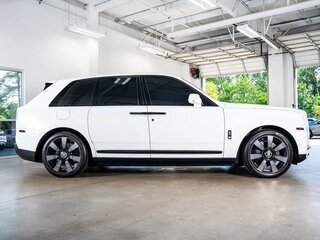 2022 Rolls-Royce Cullinan I (Series I), белый, 38854842 рублей, вид 5