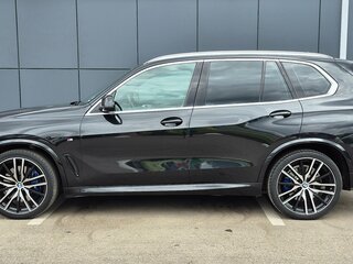 2019 BMW X5 40i IV (G05/G18), чёрный, 5500000 рублей, вид 4