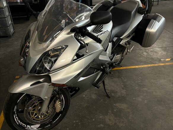 2003 Honda VFR 800, серый, 520000 рублей - вид 2
