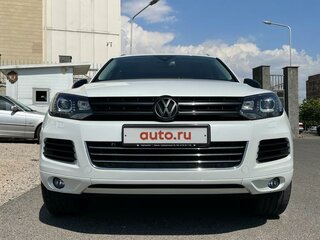 2014 Volkswagen Touareg II, белый, 4200000 рублей, вид 2