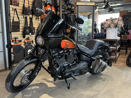 2021 Harley-Davidson Street Bob, чёрный, 1650000 рублей, вид 1