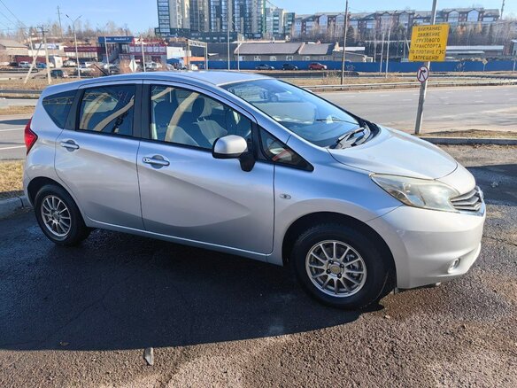 2013 Nissan Note II, серебристый, 875000 рублей - вид 1