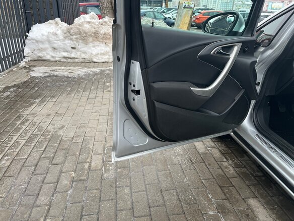 2010 Opel Astra J, серебристый, 640000 рублей - вид 15