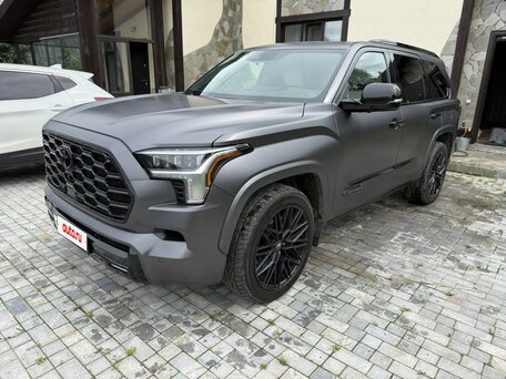 2023 Toyota Sequoia III, серый, 10500000 рублей, вид 3