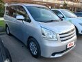 2008 Toyota Noah II (R70), серебристый, 1270000 рублей