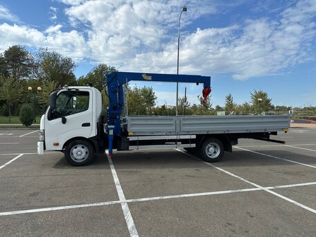 2013 Hino Series 300 (Dutro), белый, 3950000 рублей, вид 4