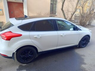 2017 Ford Focus III Рестайлинг, белый, 735000 рублей, вид 4