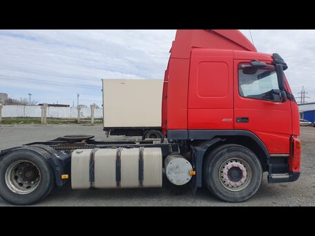 2008 Volvo FM, красный, 4900000 рублей, вид 4