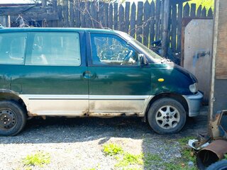 1997 Nissan Serena I (C23), зелёный, 180000 рублей, вид 2