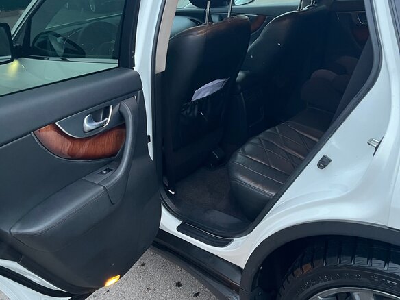 2010 Infiniti FX37 II (S51), белый, 1750000 рублей - вид 7