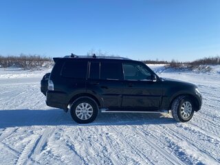 2011 Mitsubishi Pajero IV Рестайлинг 1, чёрный, 2400000 рублей, вид 2