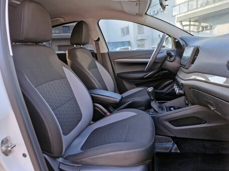 2024 Lada (ВАЗ) Vesta I Рестайлинг (NG), белый, 1099000 рублей, вид 4