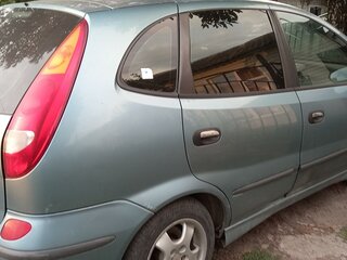 2001 Nissan Almera Tino I, зелёный, 250000 рублей, вид 2