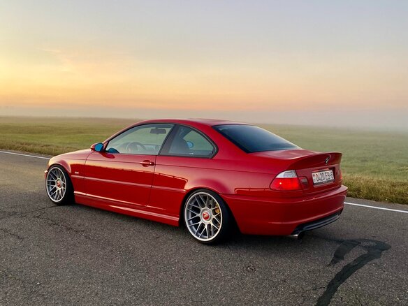 2002 BMW 3 серии 330i IV (E46), красный, 2000000 рублей - вид 4
