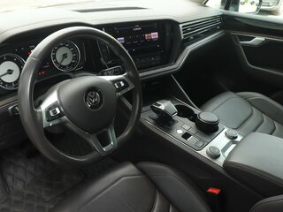 2018 Volkswagen Touareg III, коричневый, 4290000 рублей, вид 5
