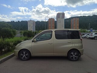 2001 Toyota FunCargo, золотистый, 380000 рублей, вид 4
