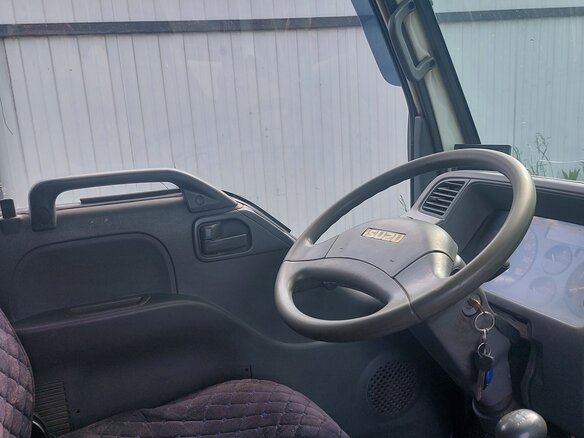 2011 Isuzu Elf (N-series), белый, 1100000 рублей - вид 6