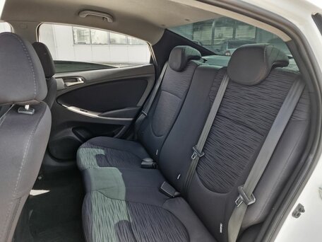 2015 Hyundai Solaris I Рестайлинг, белый, 909000 рублей, вид 5