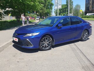 2021 Toyota Camry VIII (XV70) Рестайлинг, синий, 2890000 рублей, вид 5