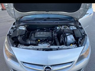 2013 Opel Astra J Рестайлинг, серебристый, 850000 рублей, вид 3