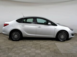 2013 Opel Astra J Рестайлинг, серебристый, 698000 рублей, вид 4