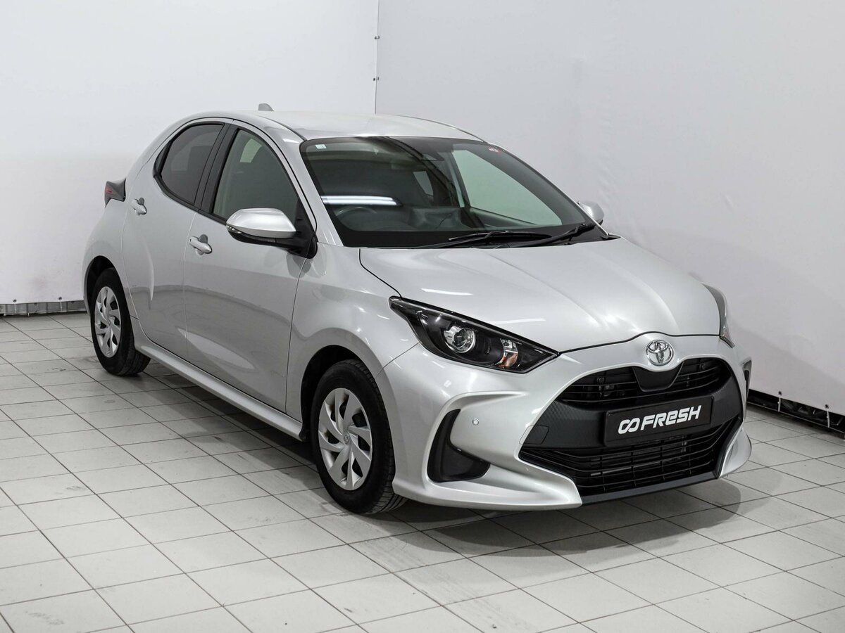 Открыть фотографии: Toyota Yaris IV