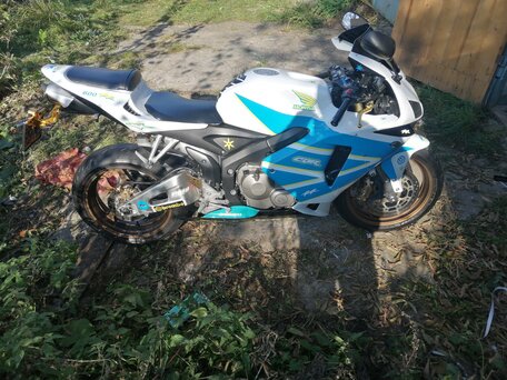2005 Honda CBR 600RR, белый, 500000 рублей, вид 4