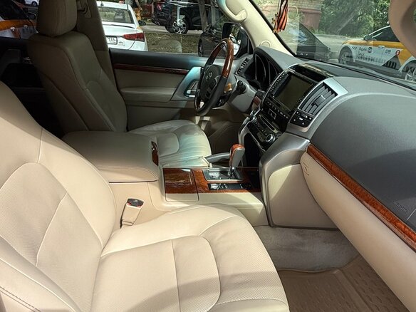 2014 Toyota Land Cruiser 200 Series Рестайлинг 1, чёрный, 4000000 рублей - вид 9